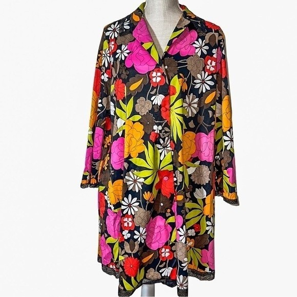 Vintage Dresses & Skirts - Vintage 60s Vanity Fair Floral Button Down Dress